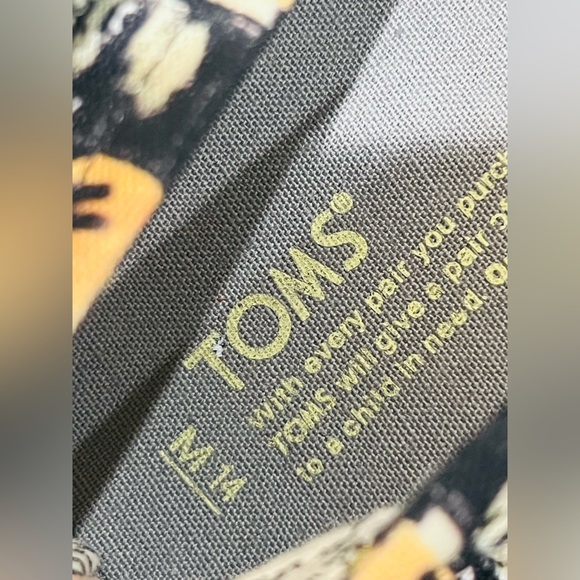 TOMS limited edition “faces” size 14 - Picture 8 of 8